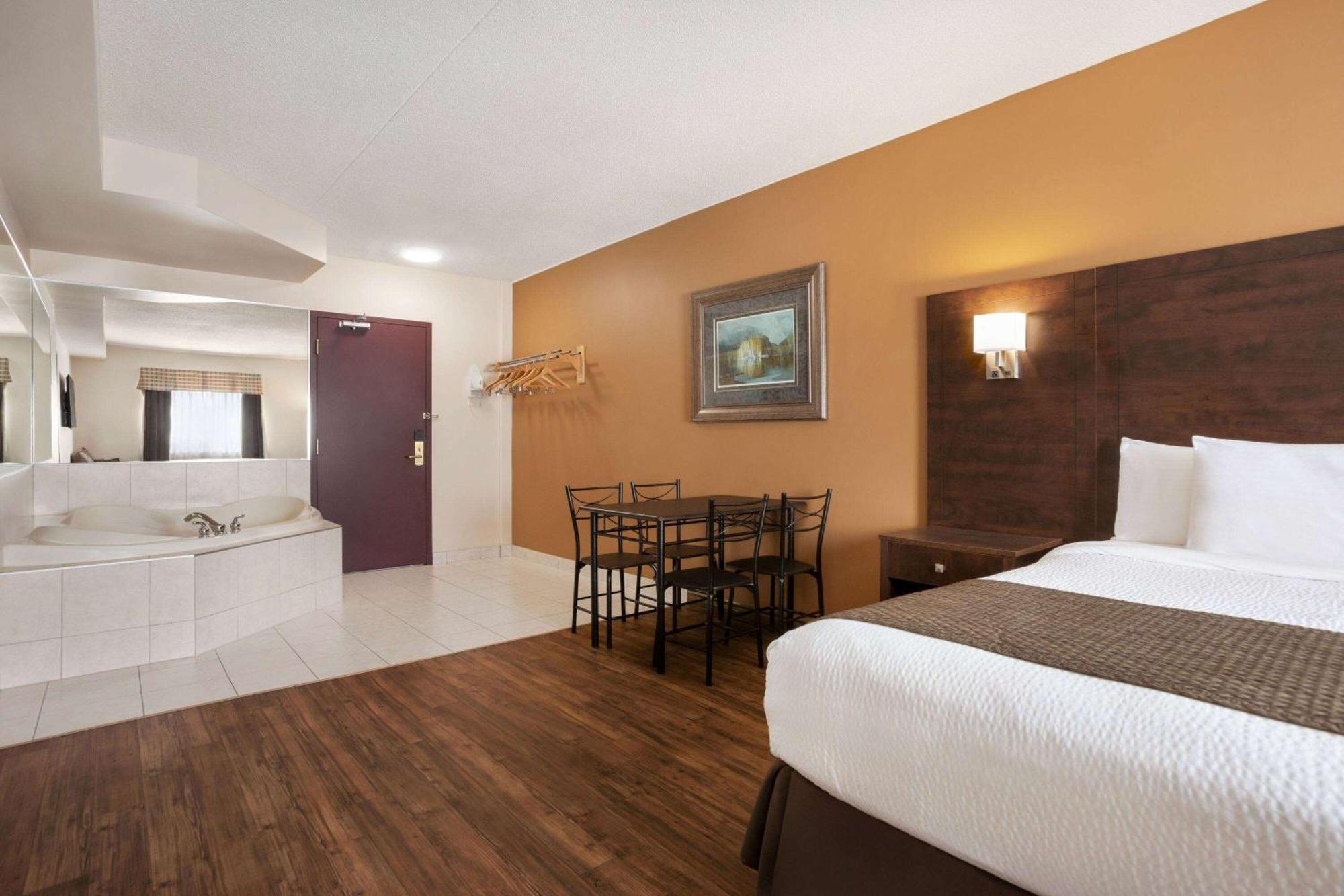 Days Inn By Wyndham Leamington Buitenkant foto